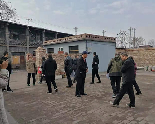 縣委、鎮(zhèn)府領(lǐng)導驗收煤改電工程