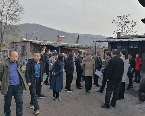 縣委、鎮(zhèn)府領(lǐng)導(dǎo)驗(yàn)收工程